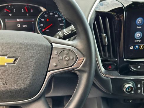 Used 2023 Chevrolet Traverse LT image 34