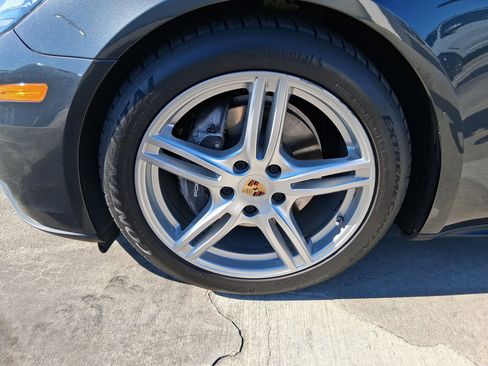 Used 2019 Porsche Panamera 4 image 11