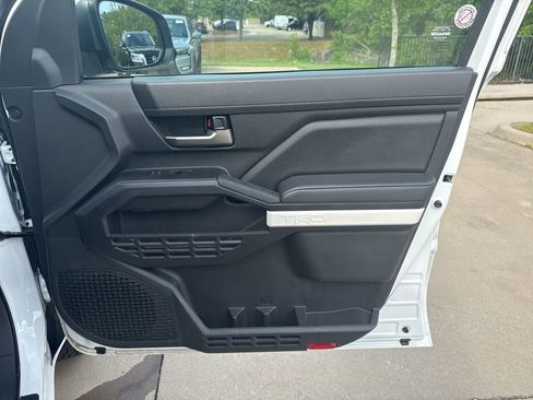 Used 2024 Toyota Tacoma TRD Off-Road image 9