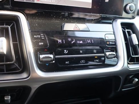Certified 2023 Kia Sorento X-Line EX image 28