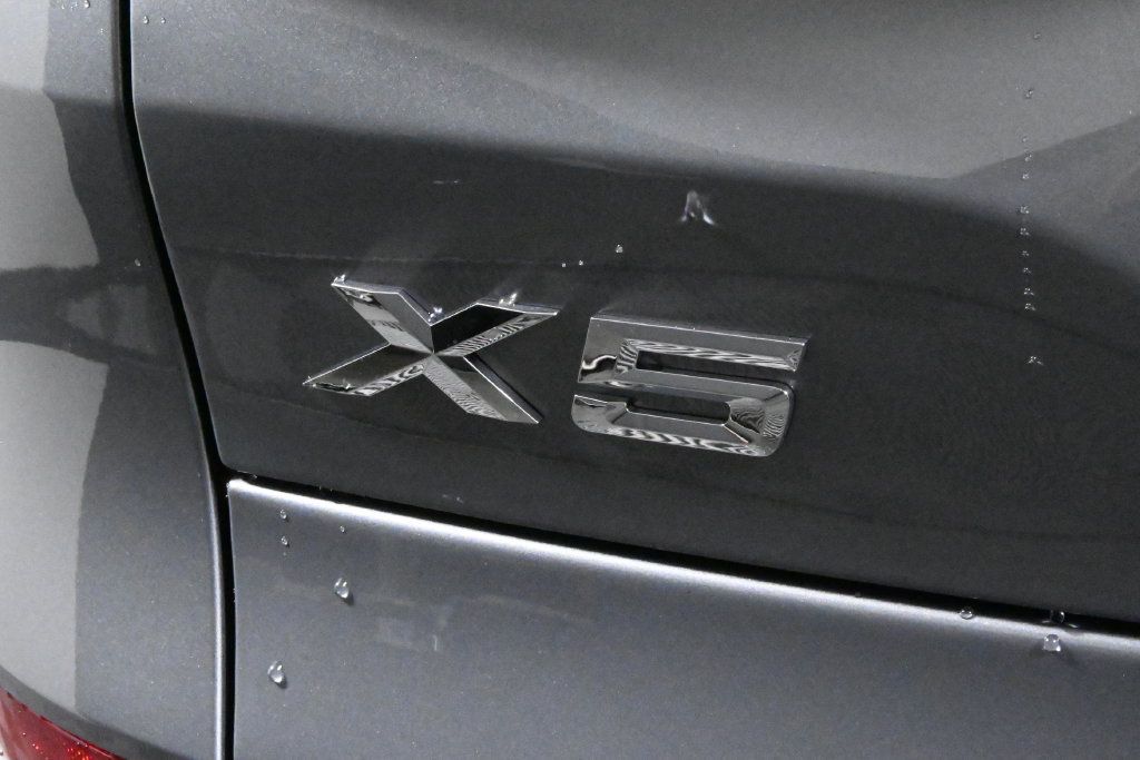 Used 2026 BMW X5 xDrive50e w/ M Sport Package AWD/4WD image 42