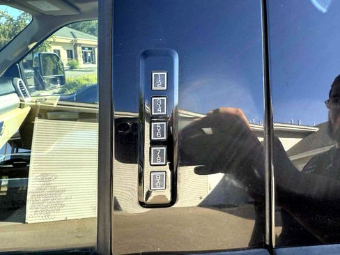 Used 2018 Ford F350 Lariat w/ Lariat Ultimate Package image 13