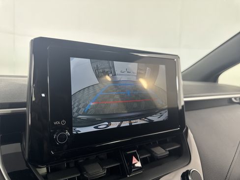 Used 2025 Toyota Corolla SE w/ Convenience Package FWD image 32