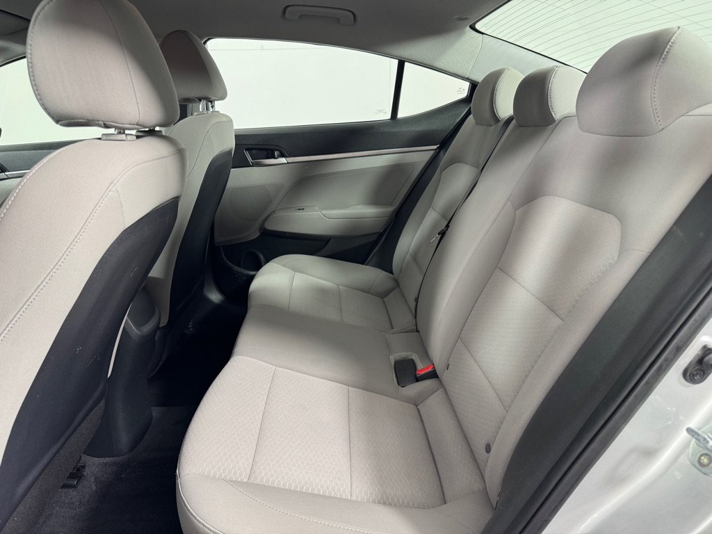 Used 2019 Hyundai Elantra SE FWD image 19