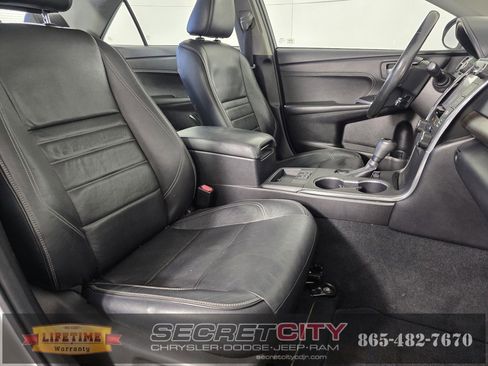 Used 2016 Toyota Camry XLE image 33