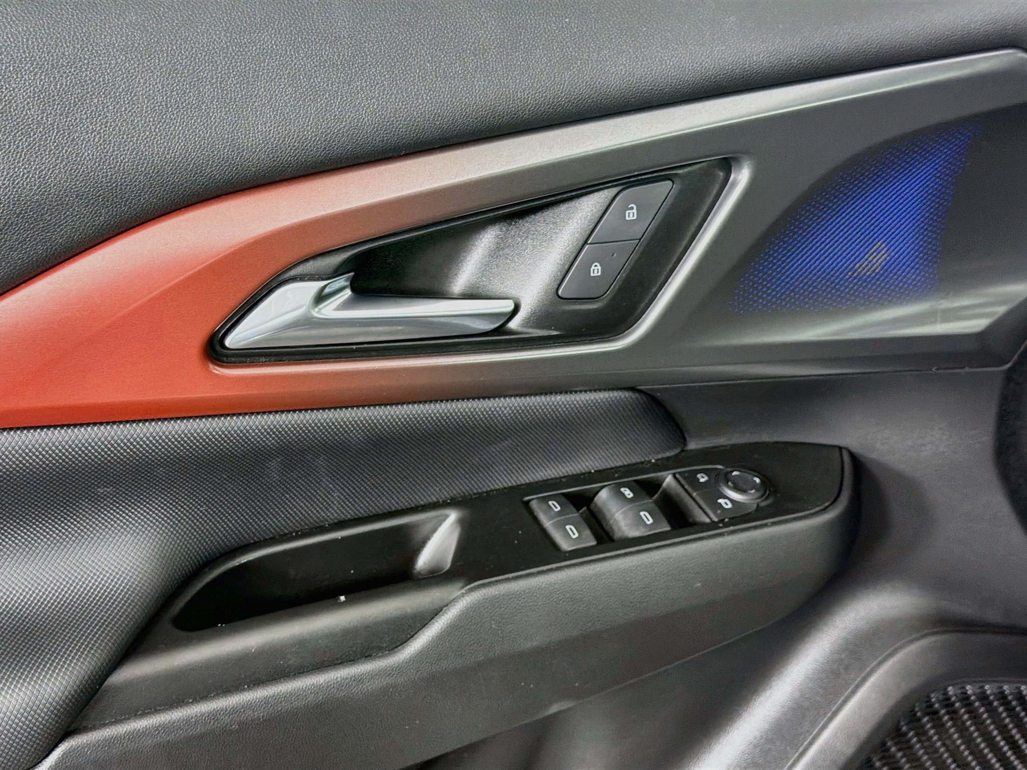 Used 2024 Chevrolet Equinox EV RS FWD image 15