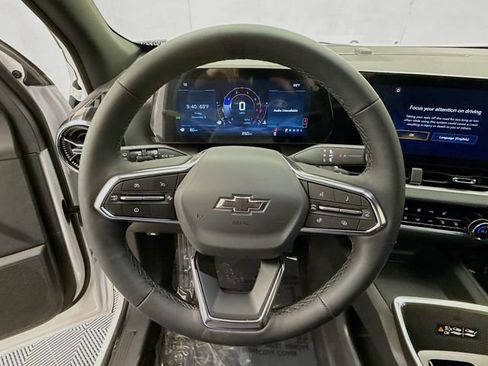 New 2026 Chevrolet Equinox LT w/ Convenience Package II image 12