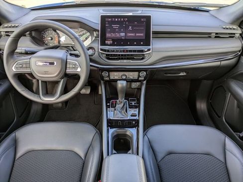 New 2026 Jeep Compass Latitude image 16