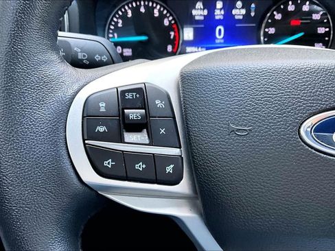 Used 2023 Ford Explorer XLT w/ Equipment Group 202A RWD image 12