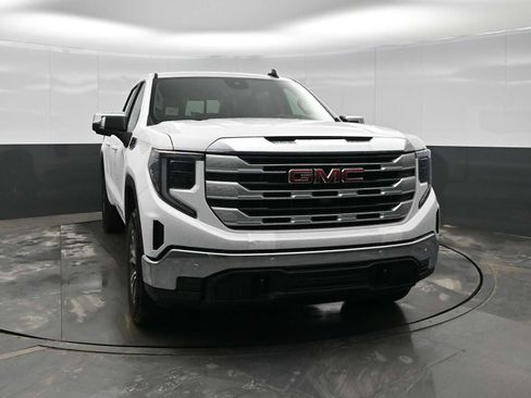 New 2026 GMC Sierra 1500 SLE w/ Preferred Package image 3