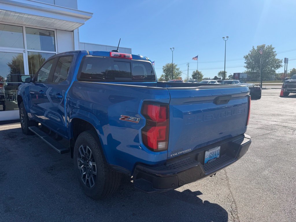Used 2023 Chevrolet Colorado Z71 w/ Z71 Convenience Package 2 AWD/4WD image 4
