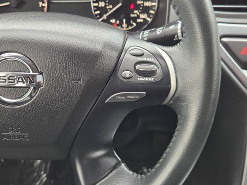 Used 2018 Nissan Pathfinder SL FWD image 28