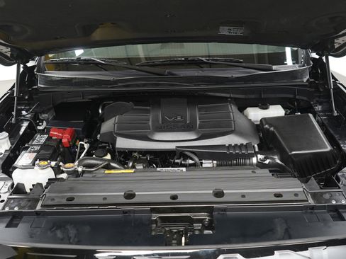 Used 2024 Nissan Titan SV w/ SV Convenience Package image 29