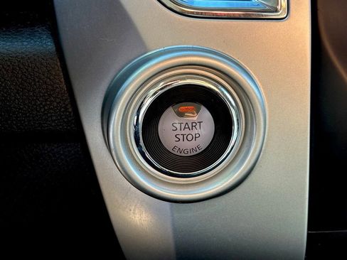 Used 2017 Nissan Titan SV image 18