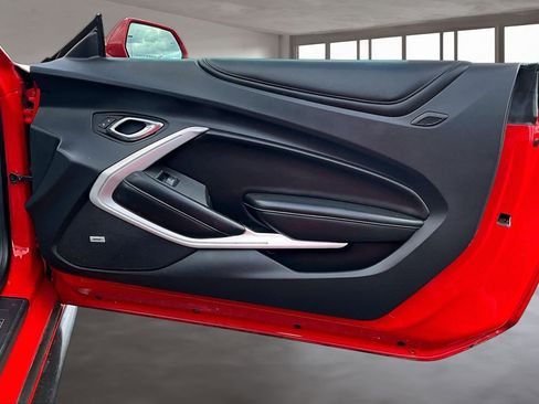 Used 2017 Chevrolet Camaro SS RWD image 23