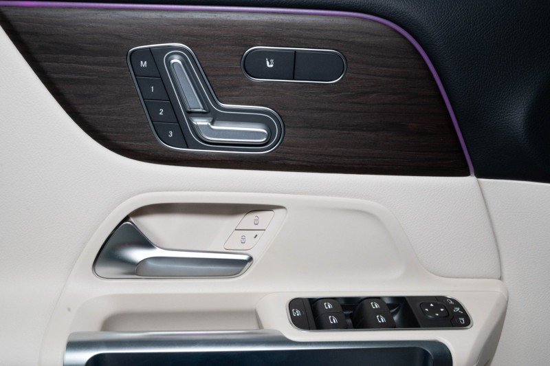 New 2026 Mercedes-Benz GLB 250 4MATIC image 22