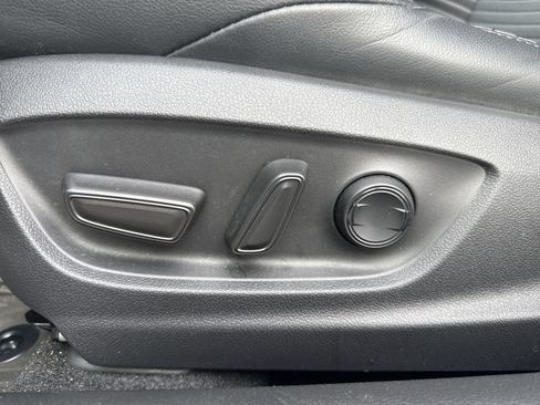 Used 2022 Toyota Corolla XSE FWD image 13