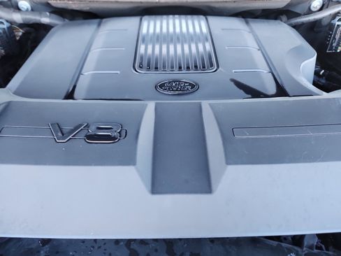 Used 2012 Land Rover Range Rover HSE image 23