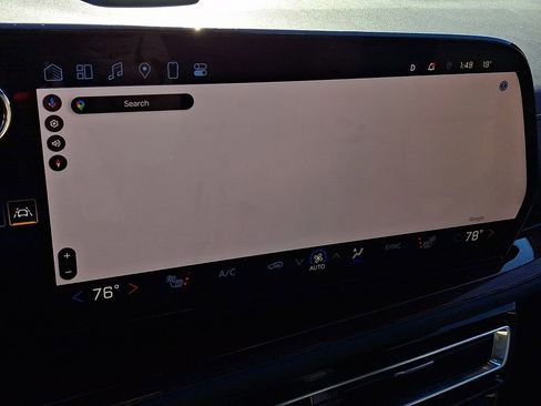 Used 2024 Chevrolet Traverse Z71 w/ Enhanced Driving Package image 18