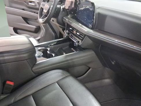 Used 2025 Chevrolet Tahoe LT image 14