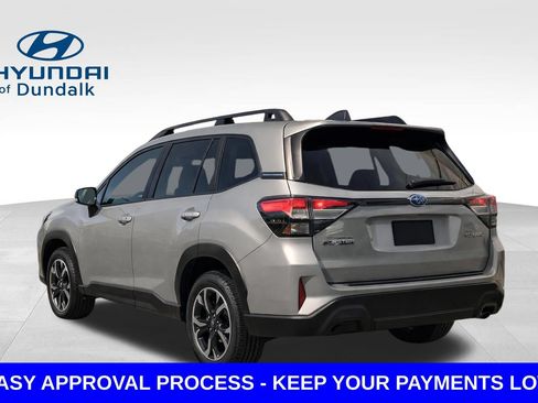 Used 2025 Subaru Forester Premium AWD/4WD image 5