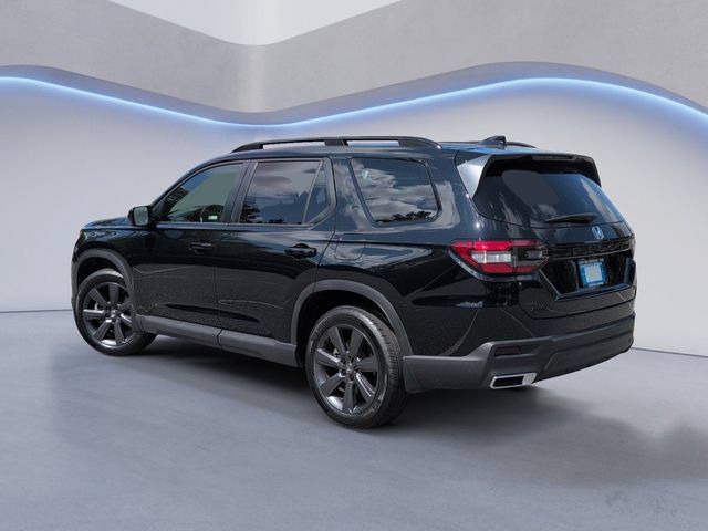 Used 2025 Honda Pilot Sport image 9