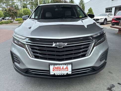 Used 2023 Chevrolet Equinox LS w/ LS Convenience Package AWD/4WD image 2