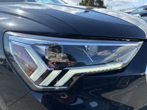 Used 2024 Audi Q3 2.0T Premium image 11