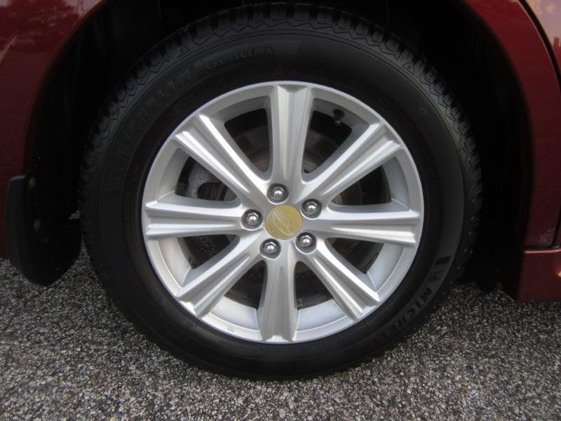 Used 2011 Subaru Legacy 2.5i Premium AWD/4WD image 31