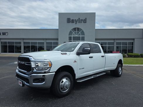 Used 2024 RAM 3500 Big Horn AWD/4WD image 1