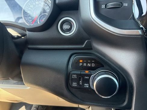 Used 2019 RAM 1500 Big Horn AWD/4WD image 30