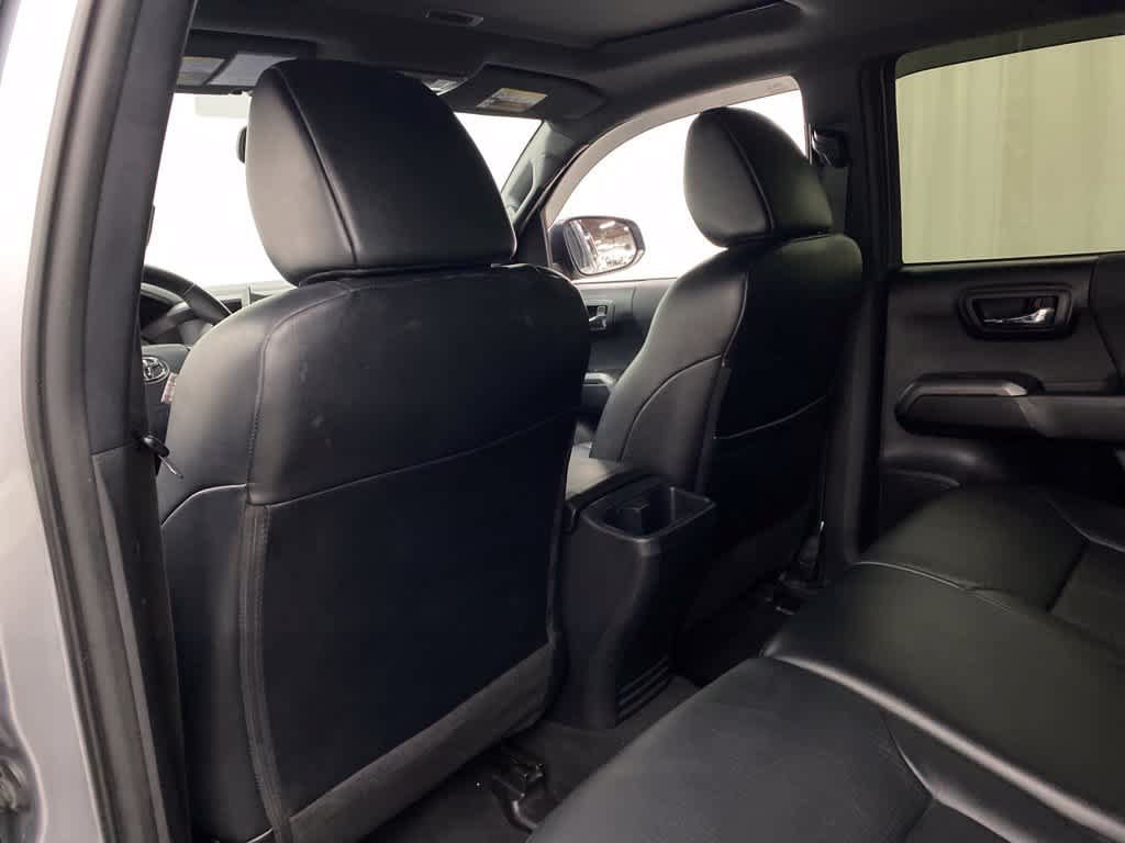 Used 2018 Toyota Tacoma TRD Off-Road AWD/4WD image 15
