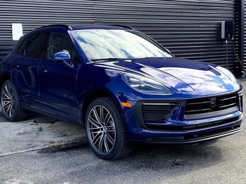 Used 2026 Porsche Macan AWD/4WD image 12
