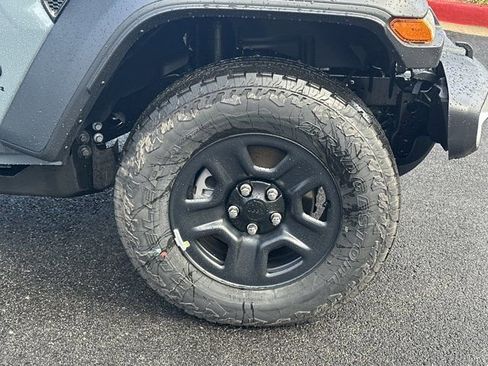 New 2026 Jeep Gladiator Sport image 12