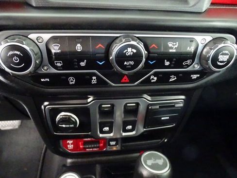 Used 2020 Jeep Wrangler Rubicon w/ Steel Bumper Group image 11