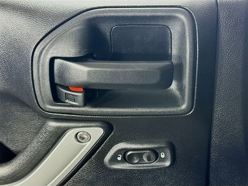 Used 2015 Jeep Wrangler Sahara w/ Connectivity Group image 16