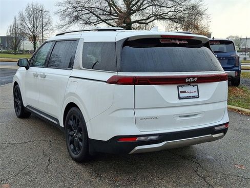 Certified 2023 Kia Carnival SX Prestige image 4
