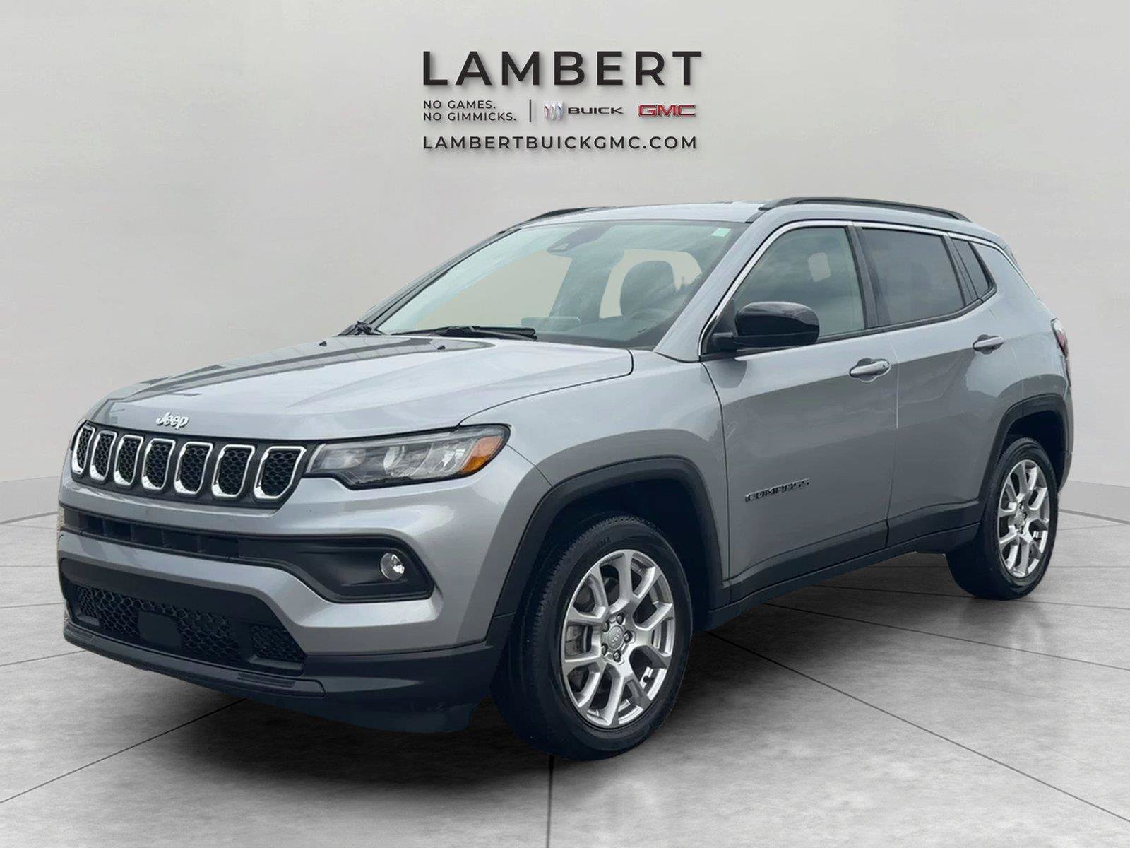 Used 2023 Jeep Compass Latitude AWD/4WD image 1