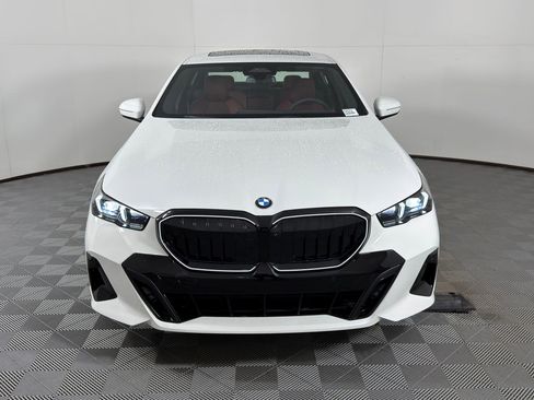 Used 2026 BMW 530i w/ M Sport Package RWD image 5