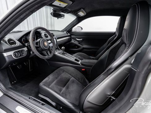 Used 2020 Porsche 718 Cayman GT4 image 27