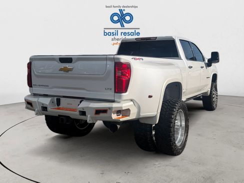 Used 2022 Chevrolet Silverado 3500 LTZ w/ LTZ Plus Package AWD/4WD image 7