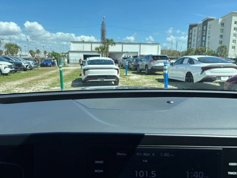 Used 2025 Kia Sportage LX image 17