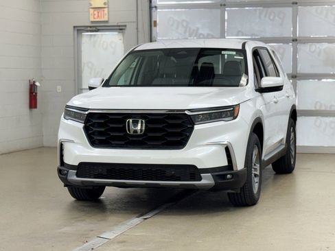 New 2025 Honda Pilot EX-L image 3