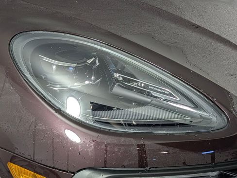 New 2026 Porsche Macan image 15