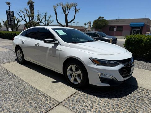 Used 2020 Chevrolet Malibu LS w/ LPO, Convenience Package 2 FWD image 3