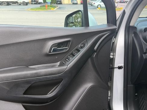 Used 2016 Chevrolet Trax LS FWD image 15