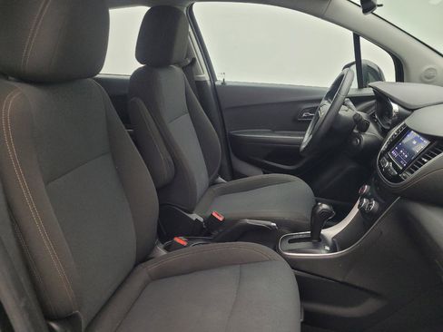Used 2020 Chevrolet Trax LS w/ LPO, Protection Package FWD image 21