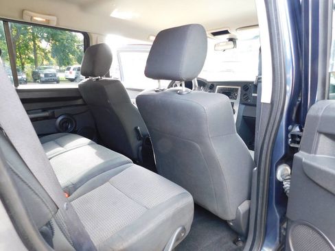 Used 2008 Jeep Commander Sport image 26