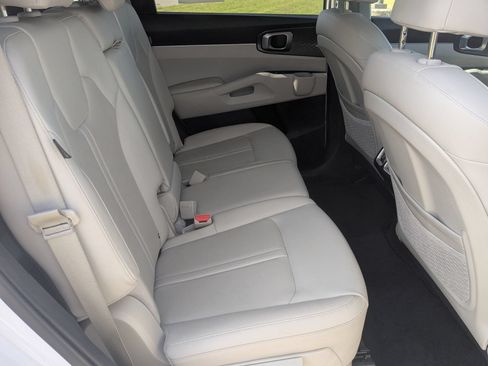 Used 2024 Kia Sorento S w/ Panoramic Sunroof Package FWD image 38