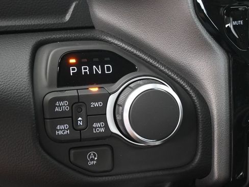 New 2026 RAM 1500 4x4 Crew Cab image 18